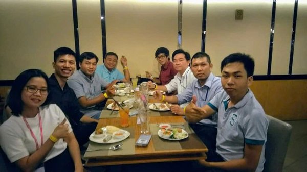Steve Hoàng thời ở Singapore